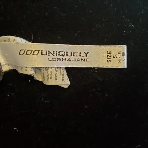 Uniquely Post Workout Top - Picture 3 of 3